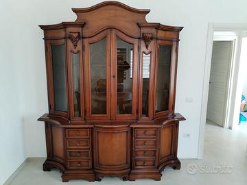Credenza in stile classico