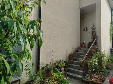 APPARTAMENTO CON GIARDINO A TORRE