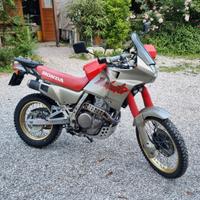 Honda Dominator 650 prima serie
