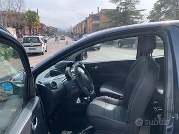 Utilitaria 1.2 benzina neopatentati