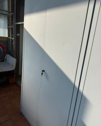 Armadio in metallo da balcone