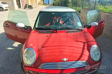 Mini Cooper R50 Anno 2002 da Restaurare