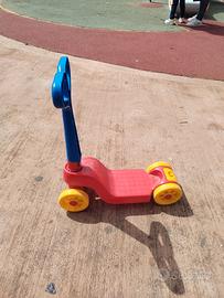 monopattino giocattolo per bambini piccoli