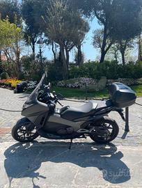 Honda integra 750