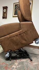 Poltrona elettrica alzapersona per anziani