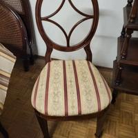 sedia classica vintage con rivestimento in tessuto