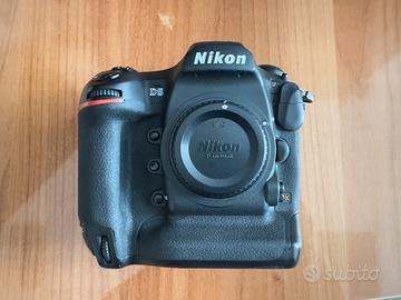 Reflex Nikon  D5