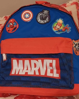 Zaino Marvel NUOVO con adesivi