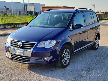 Volkswagen Touran 2.0 Metano 7 POSTI