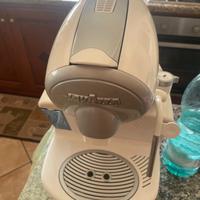 Macchina caffè e capouccini lavazza