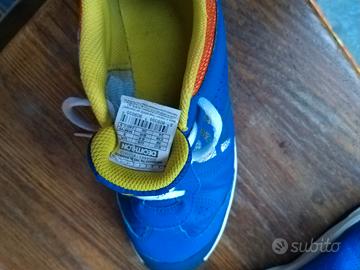 Scarpe ginnastica e escursioni