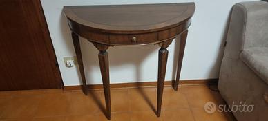 tavolino in legno semi luna ingresso