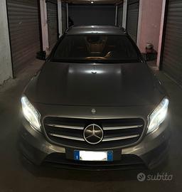 MERCEDES-BENZ GLA 200 AMG  4MATIC NIGHT EDITION