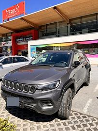 Jeep Compass 4xe Trailhawk pari al nuovo