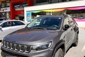 Jeep Compass 4xe Trailhawk pari al nuovo