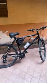 bicicletta Mountain bike (MTB)