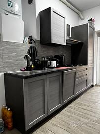 CUCINA LINEARE COMPLETA – COME NUOVA –
