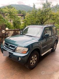 Mitsubishi pajero