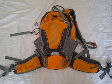 Zaino trekking DF Mountain Brisk 22L