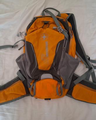 Zaino trekking DF Mountain Brisk 22L