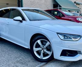 AUDI A4 AVANT 35 TDI 2.0 S-TRONIC 163 CV - INTERNI