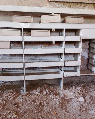 Scaffalature Con cassettiere 