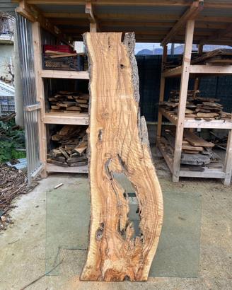 Tavole di legno di ulivo e noce