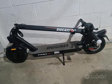 monopattino elettrico  ducati pro 2 plus