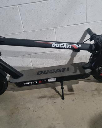 monopattino elettrico  ducati pro 2 plus