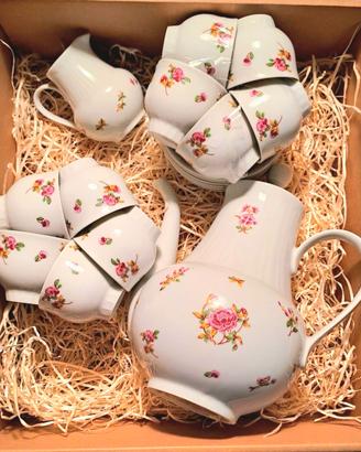 Teiera e tazzine anni 60 da collezione