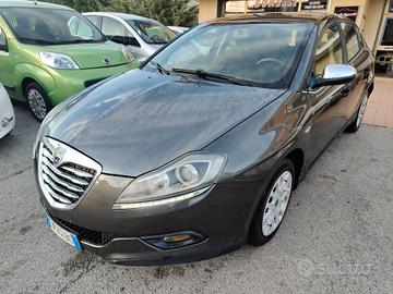 Lancia Delta 1.6 MJT DPF 105 CV Silver