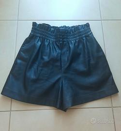 pantaloncini in eco-pelle