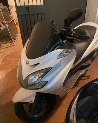 Yamaha Majesty 400 (YP400)