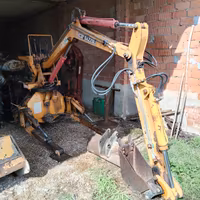Escavatore ICAR BAZZOLI B6 per trattore agricolo.