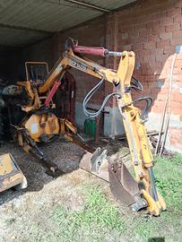 Escavatore ICAR BAZZOLI B6 per trattore agricolo.