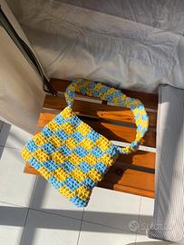 Borsetta uncinetto a quadrati