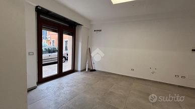 NEGOZIO A ISOLA DEL LIRI