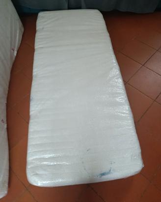 2 reti singoli con materassi Memory 