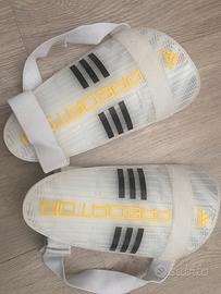 Parastinchi adidas predator calcio
