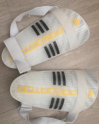 Parastinchi adidas predator calcio