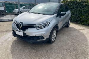 Renault Captur 2019 benzina poco danno