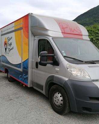 Ducato 180 allestito a gelateria mobile