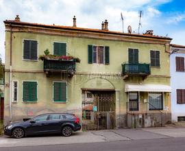 Negozio a Chivasso Via CALUSO 2 locali
