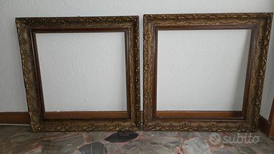 Coppia di Cornici Antiche in Legno e Gesso Dorato 