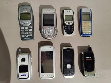 Lotto di n.8 cellulari Nokia vintage da collezione