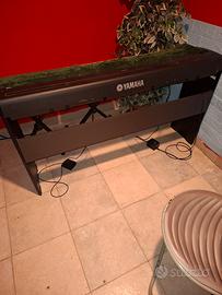 piano digitale Yamaha p85 con mobile e panchetta