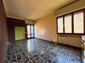 3 LOCALI A LUCCA