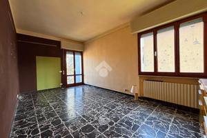 3 LOCALI A LUCCA