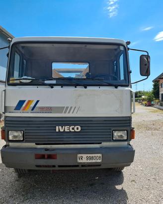 Camion IVECO 145 17