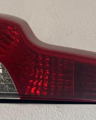VOLVO V50 FARO POSTERIORE DESTRO
